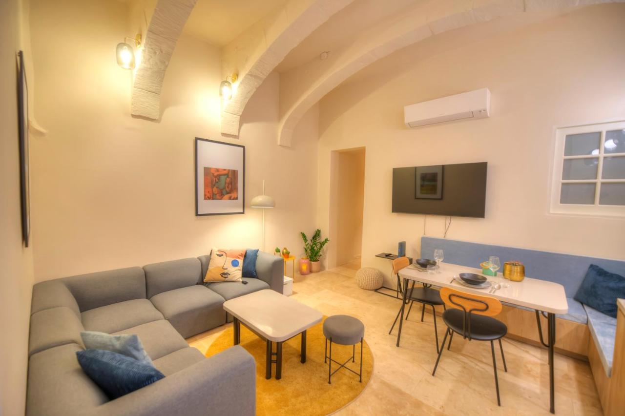 Apartment Stylish & Traditional 1 Bedroom Ddem1-1