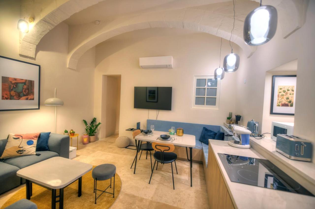 Stylish & Traditional 1 Bedroom Ddem1-1 Apartment Valletta
