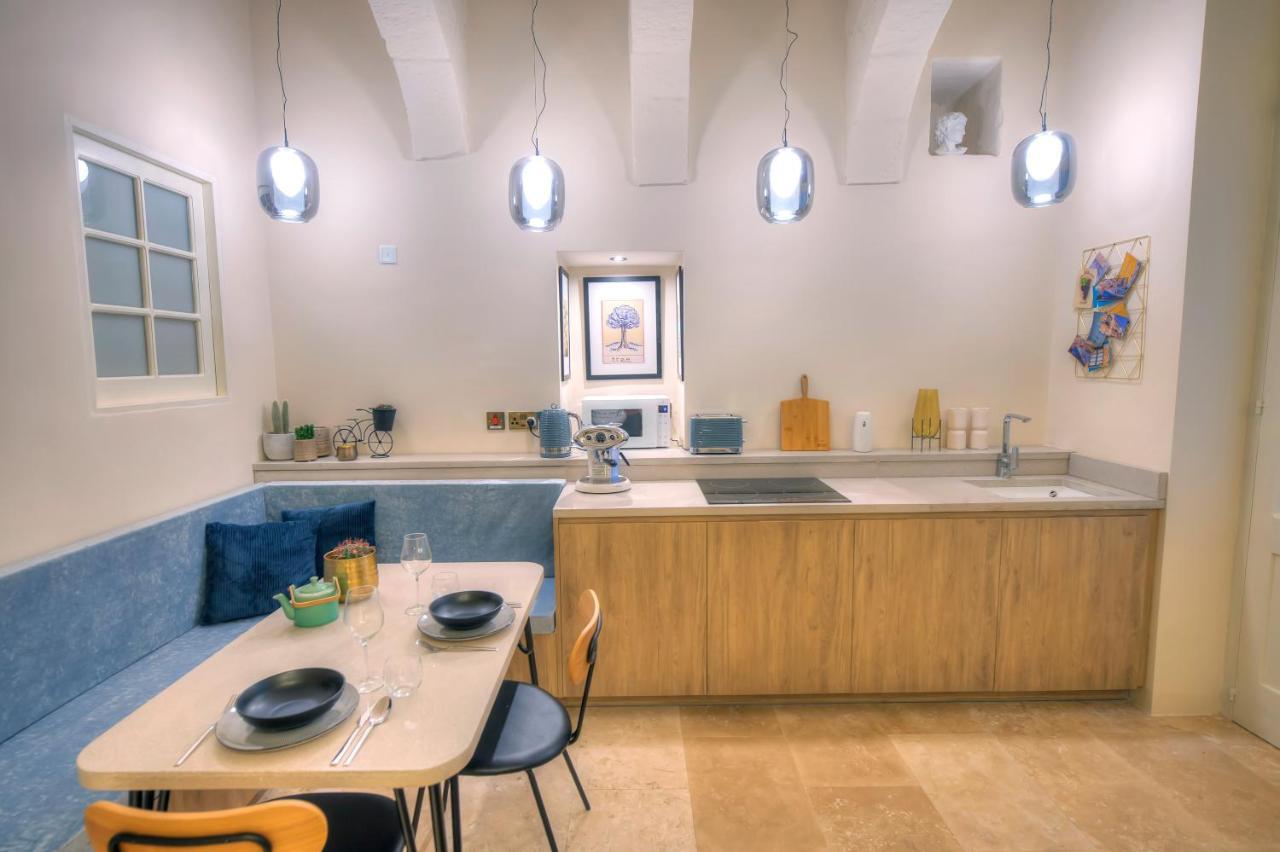 Stylish & Traditional 1 Bedroom Ddem1-1