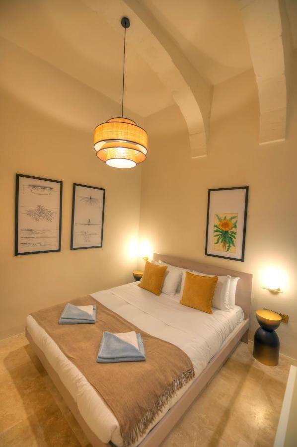 Stylish & Traditional 1 Bedroom Ddem1-1 Apartment